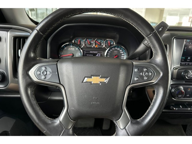 Chevrolet Silverado Vehicle Full-screen Gallery Image 24