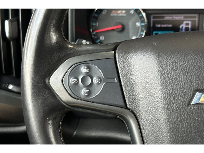 Chevrolet Silverado Vehicle Full-screen Gallery Image 25