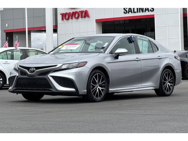 Toyota Camry Vehicle Full-screen Gallery Image 08