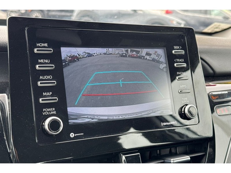 Toyota Camry Vehicle Full-screen Gallery Image 20