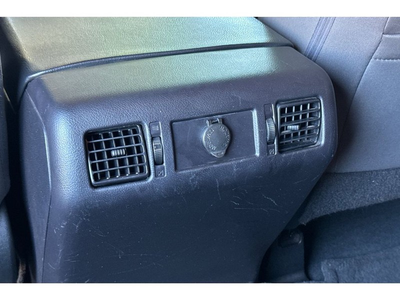 Toyota Tundra Vehicle Full-screen Gallery Image 14