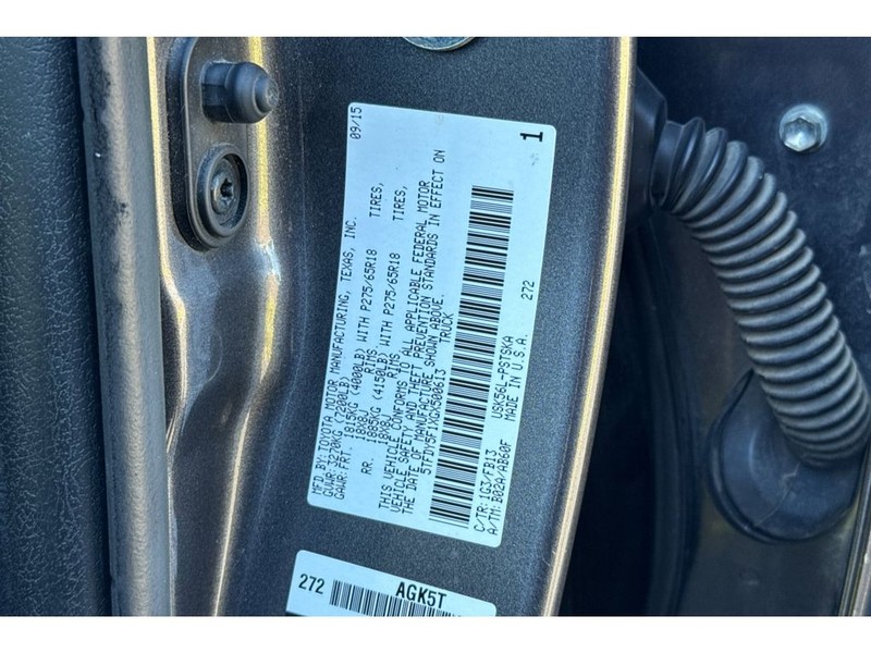 Toyota Tundra Vehicle Full-screen Gallery Image 33