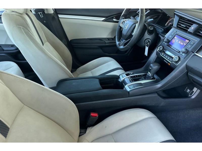 Honda Civic Vehicle Full-screen Gallery Image 16