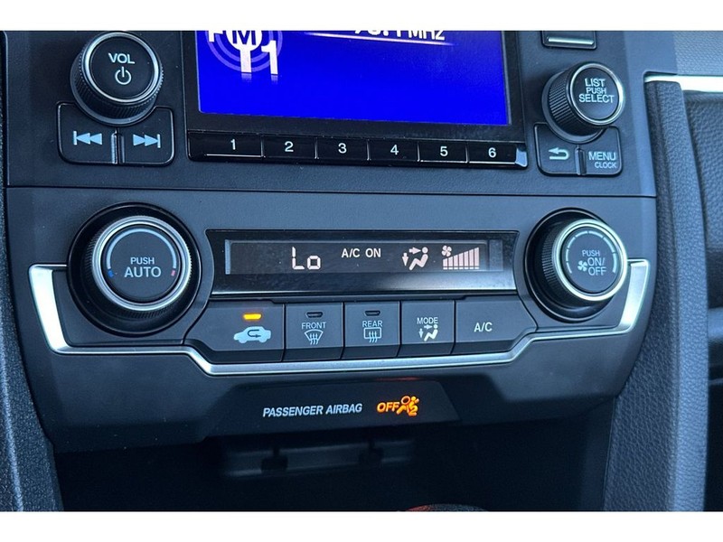 Honda Civic Vehicle Full-screen Gallery Image 21
