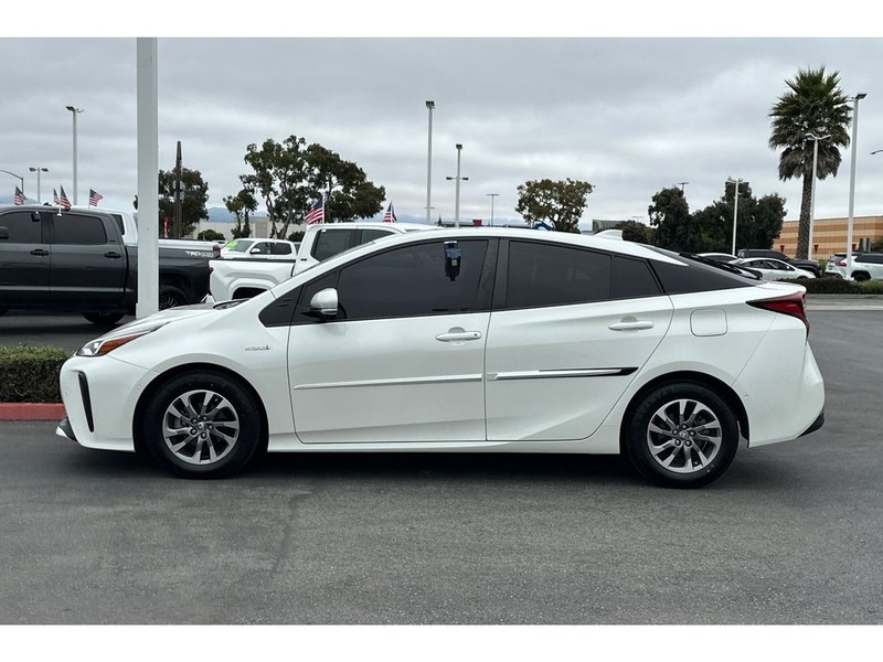 Toyota Prius Vehicle Full-screen Gallery Image 07
