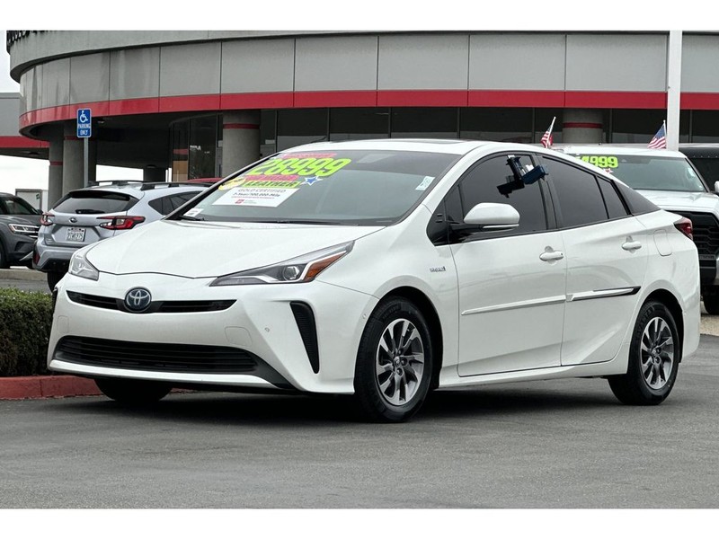 Toyota Prius Vehicle Full-screen Gallery Image 08
