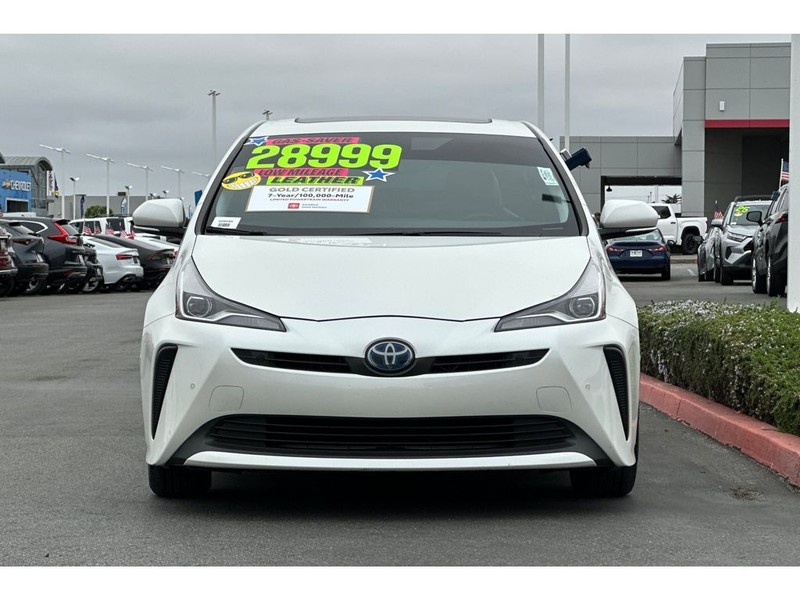 Toyota Prius Vehicle Full-screen Gallery Image 09