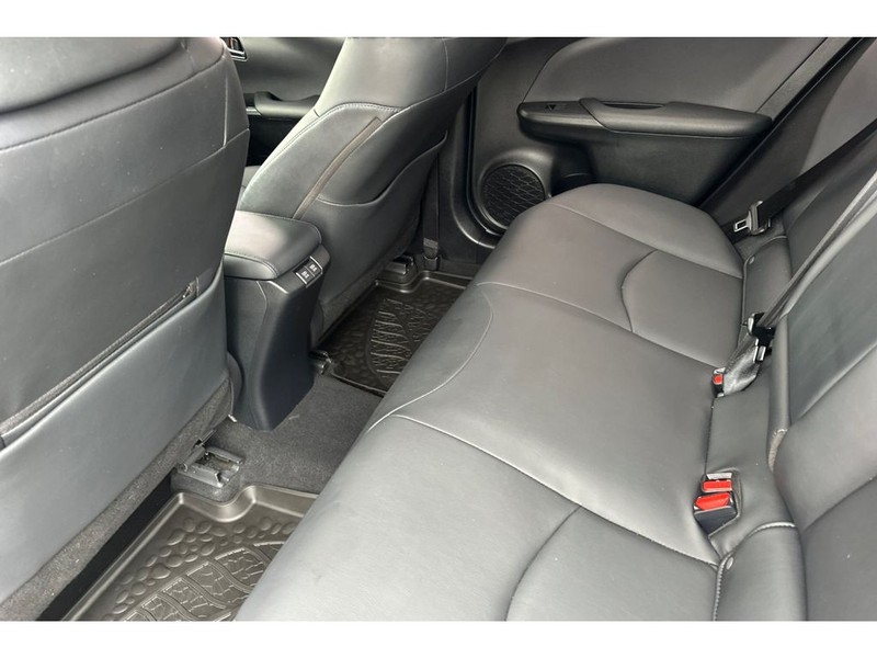 Toyota Prius Vehicle Full-screen Gallery Image 13