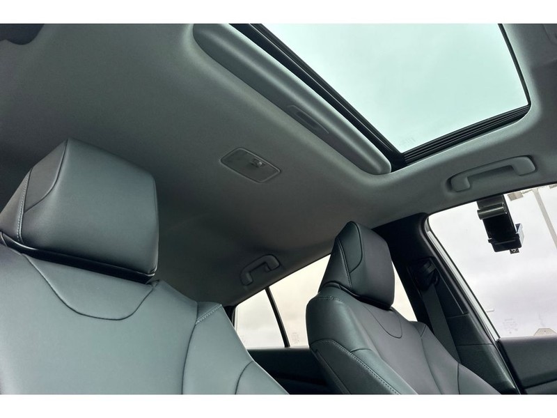 Toyota Prius Vehicle Full-screen Gallery Image 18