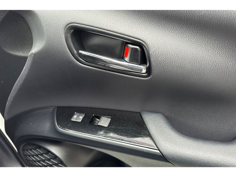 Toyota Prius Vehicle Full-screen Gallery Image 19