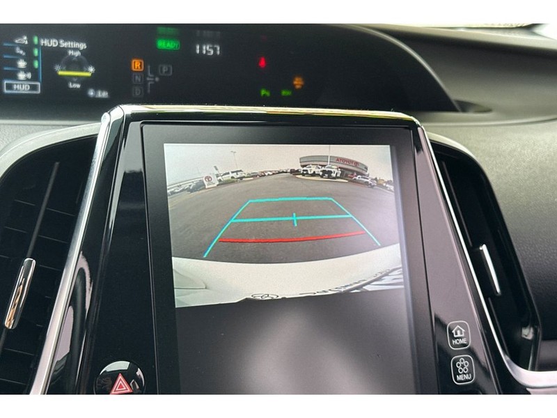 Toyota Prius Vehicle Full-screen Gallery Image 22