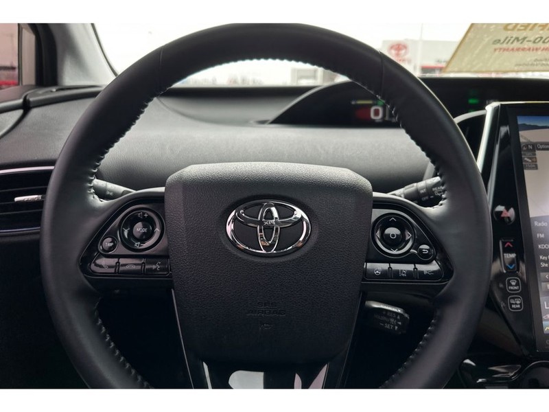 Toyota Prius Vehicle Full-screen Gallery Image 26