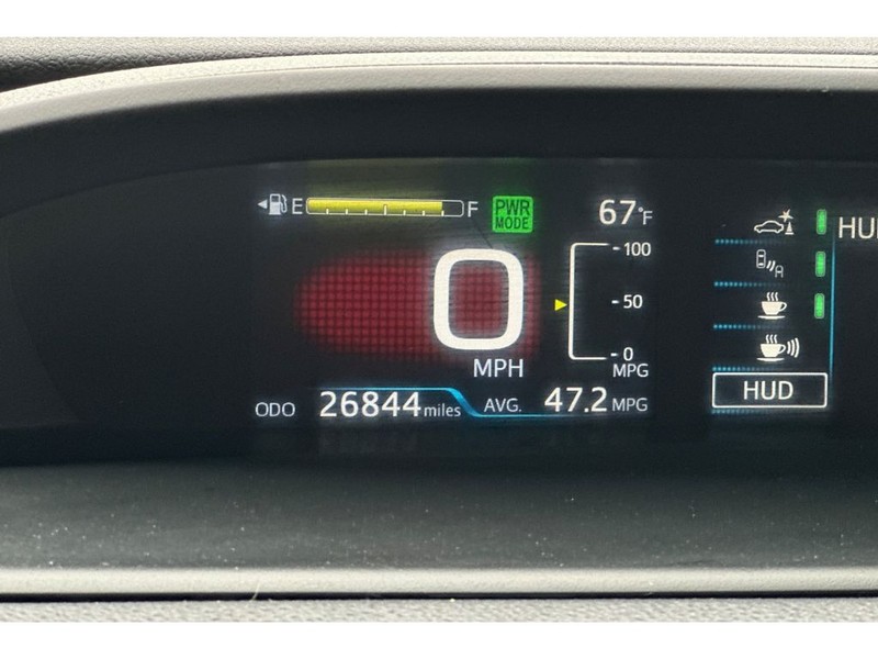 Toyota Prius Vehicle Full-screen Gallery Image 30