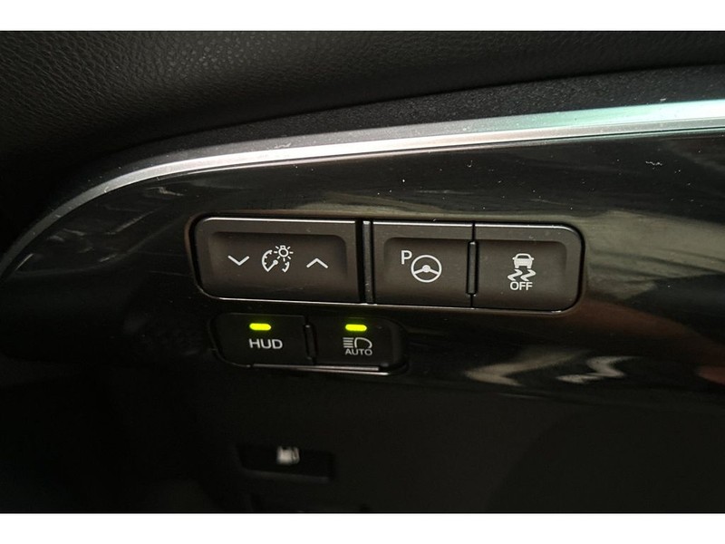 Toyota Prius Vehicle Full-screen Gallery Image 31