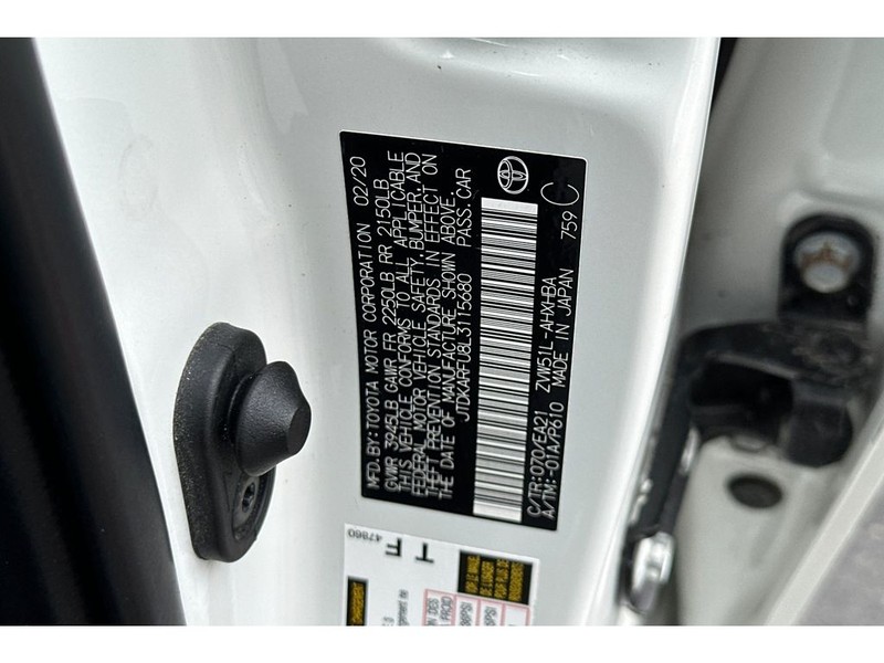 Toyota Prius Vehicle Full-screen Gallery Image 34
