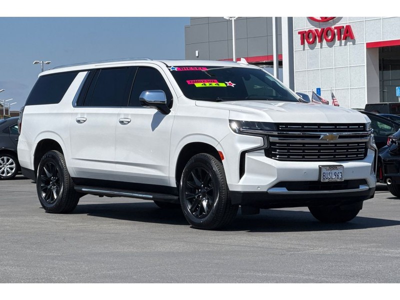 Chevrolet Suburban Vehicle Full-screen Gallery Image 02