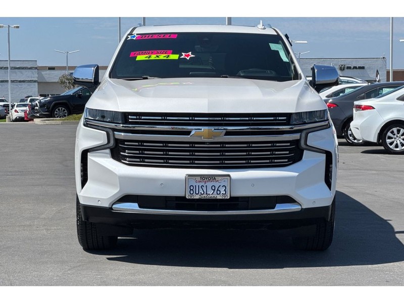 Chevrolet Suburban Vehicle Full-screen Gallery Image 09