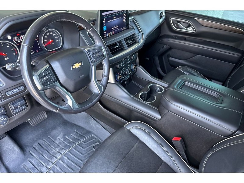 Chevrolet Suburban Vehicle Full-screen Gallery Image 10