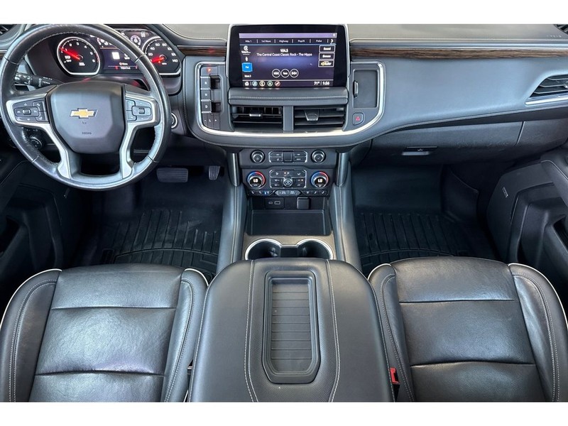 Chevrolet Suburban Vehicle Full-screen Gallery Image 15