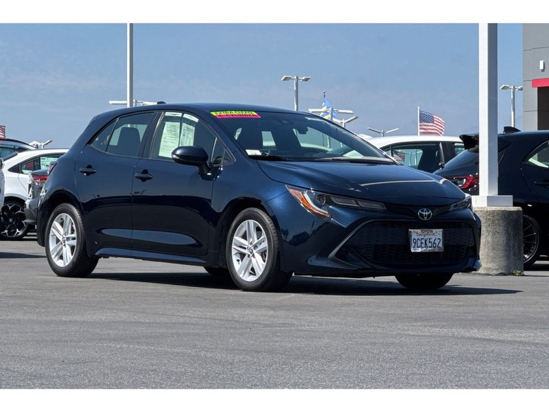 Toyota Corolla Hatchback Vehicle Full-screen Gallery Image 02