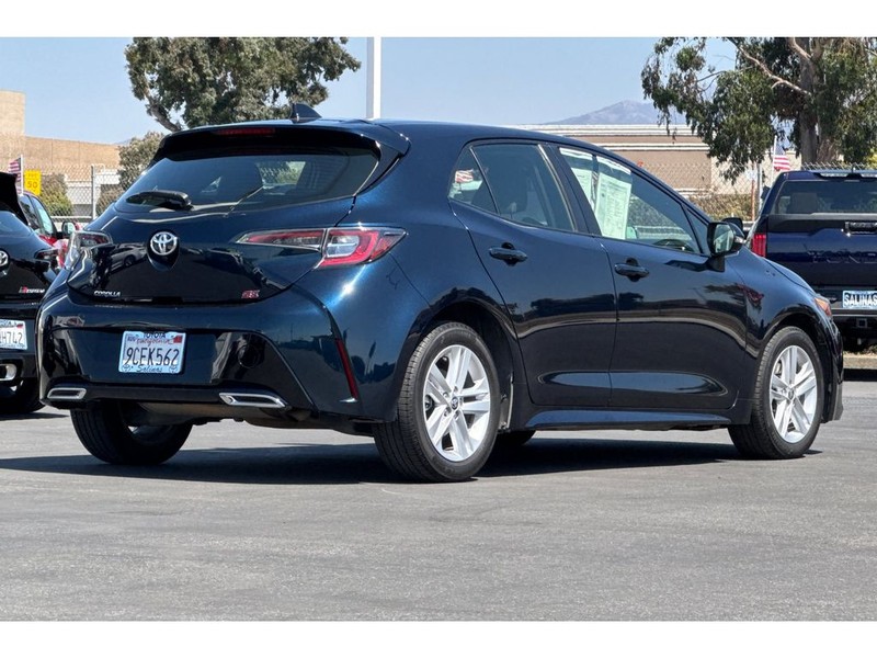 Toyota Corolla Hatchback Vehicle Full-screen Gallery Image 04