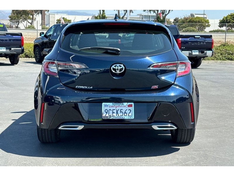 Toyota Corolla Hatchback Vehicle Full-screen Gallery Image 05