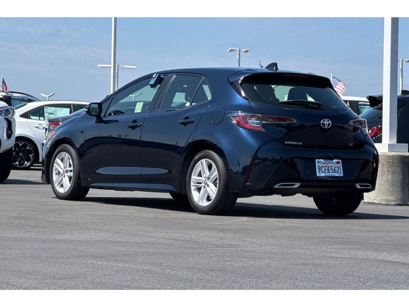 Toyota Corolla Hatchback Vehicle Full-screen Gallery Image 06