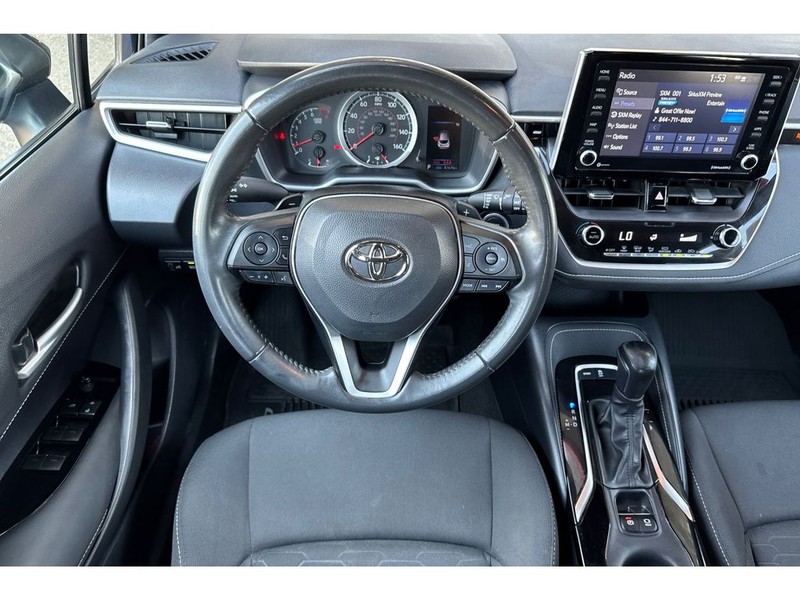Toyota Corolla Hatchback Vehicle Full-screen Gallery Image 15