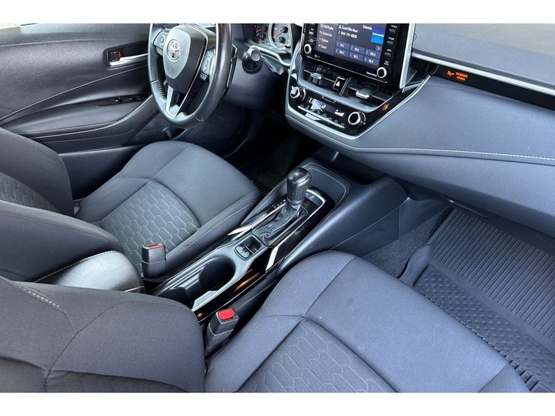 Toyota Corolla Hatchback Vehicle Full-screen Gallery Image 17