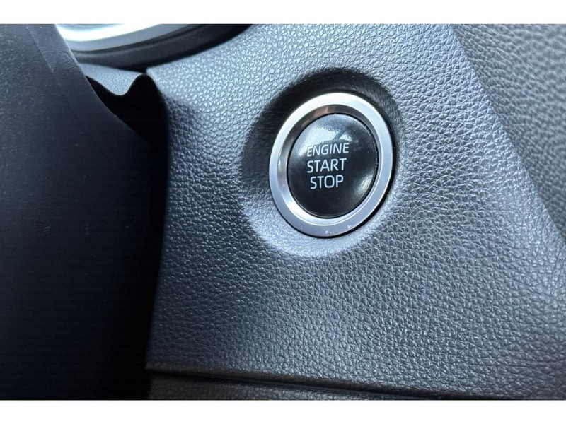 Toyota Corolla Hatchback Vehicle Full-screen Gallery Image 24