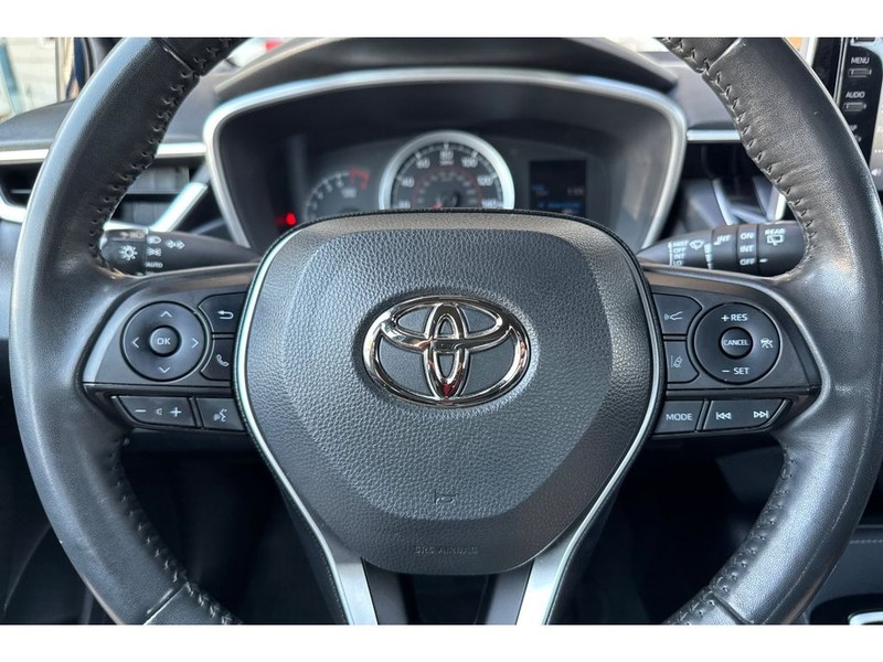 Toyota Corolla Hatchback Vehicle Full-screen Gallery Image 25