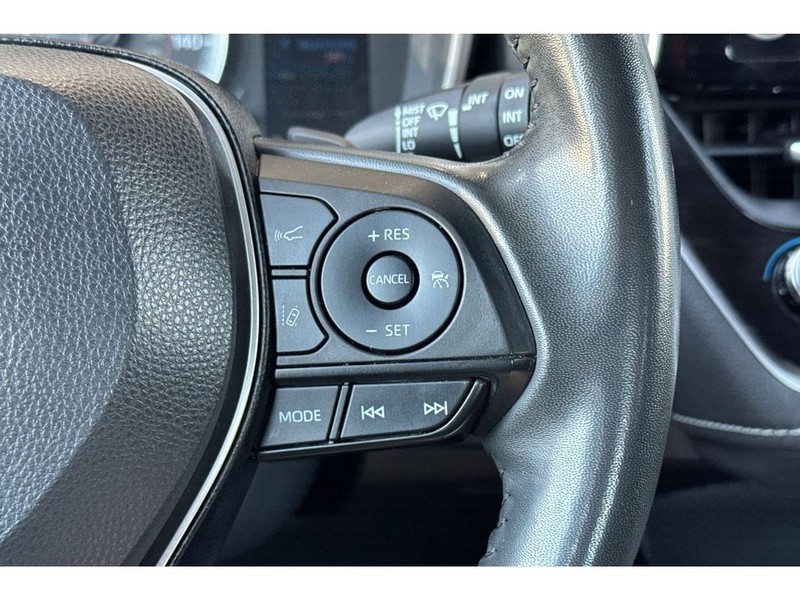 Toyota Corolla Hatchback Vehicle Full-screen Gallery Image 27