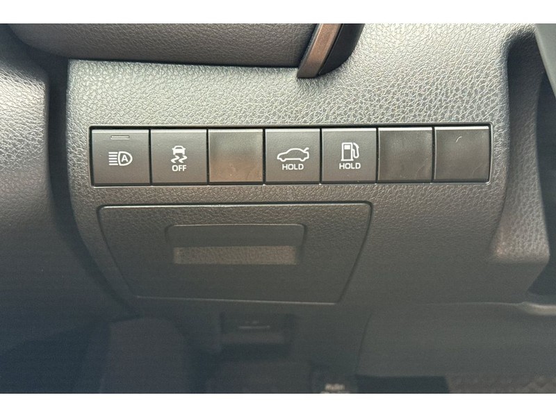 Toyota Camry Vehicle Full-screen Gallery Image 28
