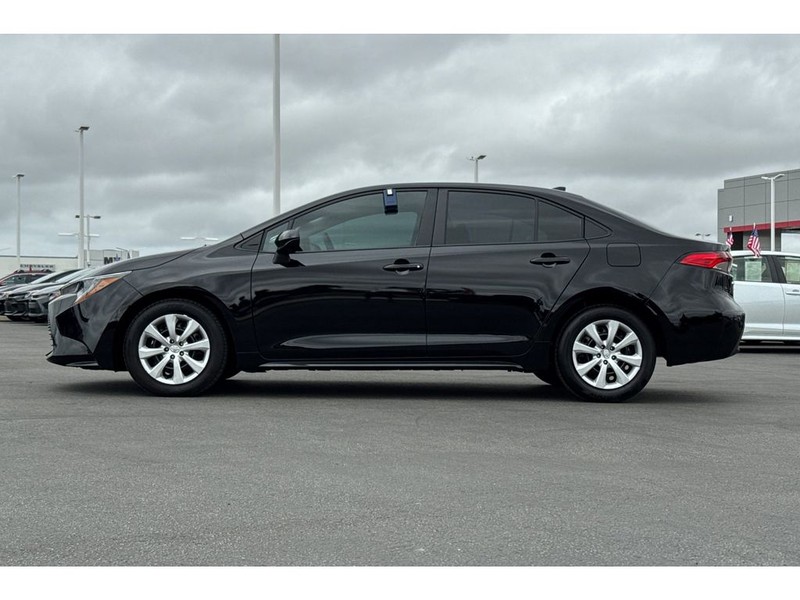 Toyota Corolla Vehicle Full-screen Gallery Image 07