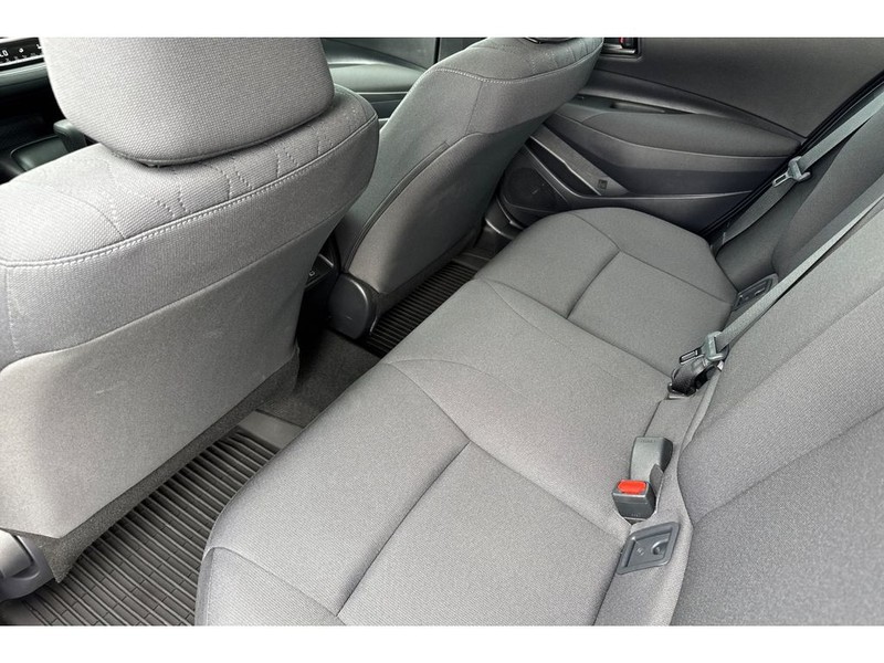 Toyota Corolla Vehicle Full-screen Gallery Image 13