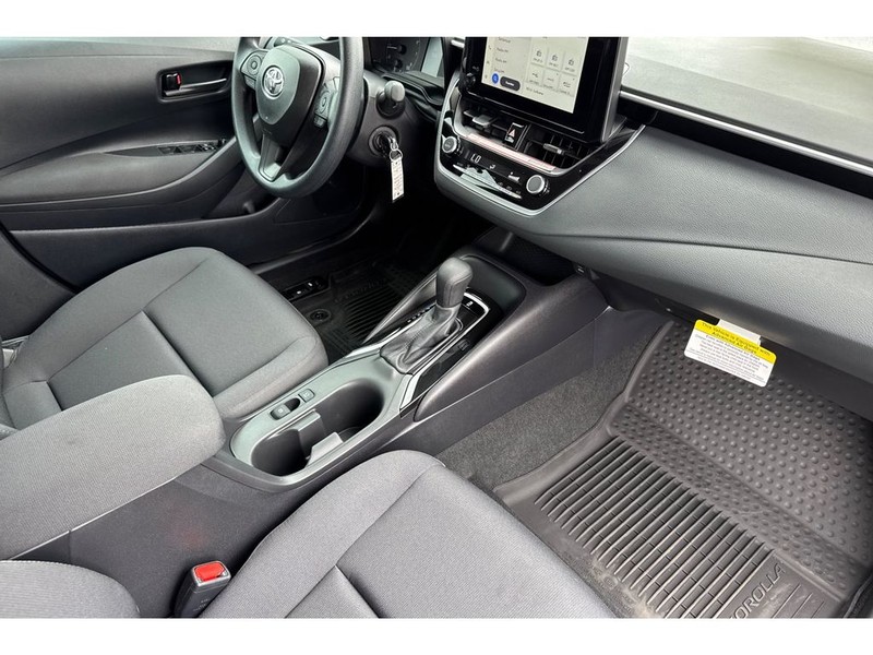 Toyota Corolla Vehicle Full-screen Gallery Image 16