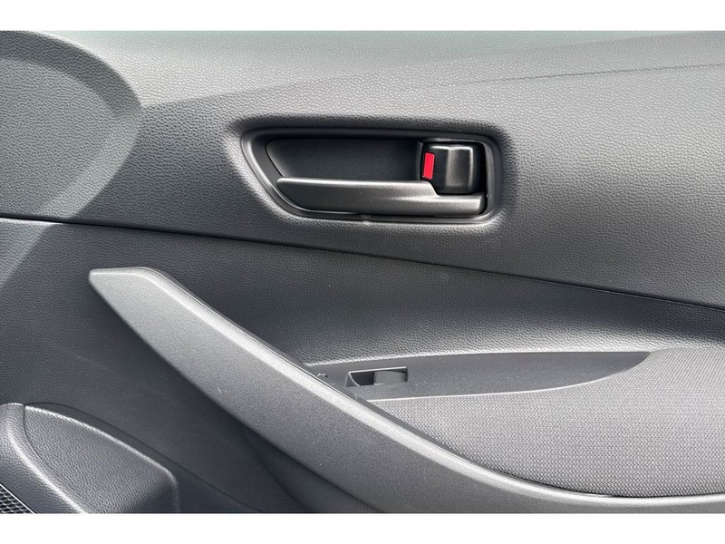 Toyota Corolla Vehicle Full-screen Gallery Image 18