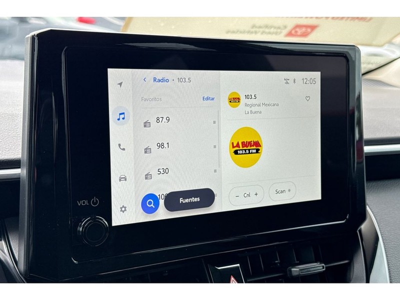 Toyota Corolla Vehicle Full-screen Gallery Image 19