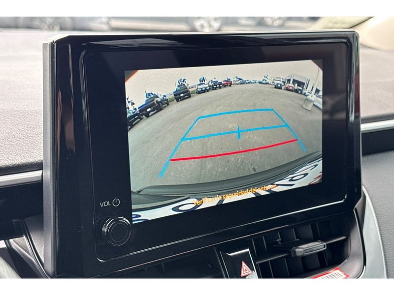 Toyota Corolla Vehicle Full-screen Gallery Image 20
