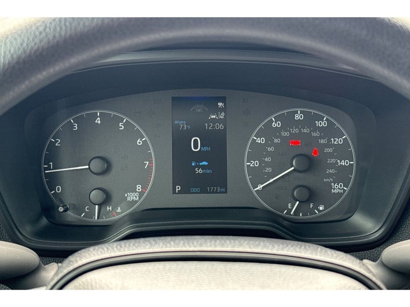 Toyota Corolla Vehicle Full-screen Gallery Image 26