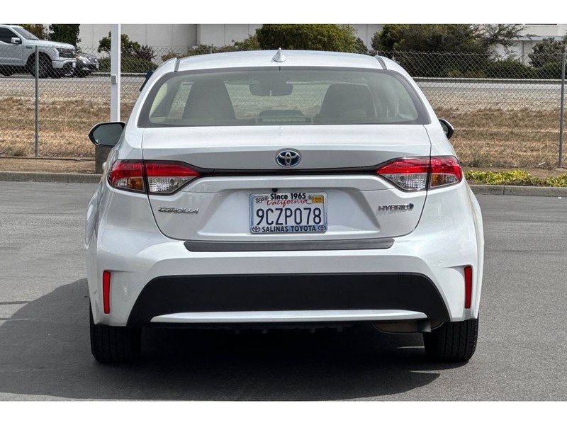 Toyota Corolla Vehicle Full-screen Gallery Image 05
