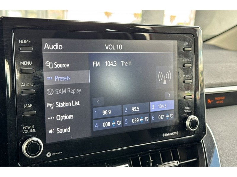 Toyota Corolla Vehicle Full-screen Gallery Image 20