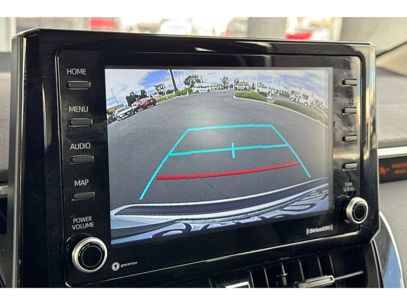 Toyota Corolla Vehicle Full-screen Gallery Image 21