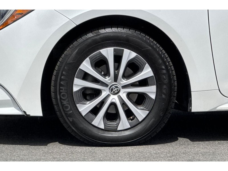 Toyota Corolla Vehicle Full-screen Gallery Image 31