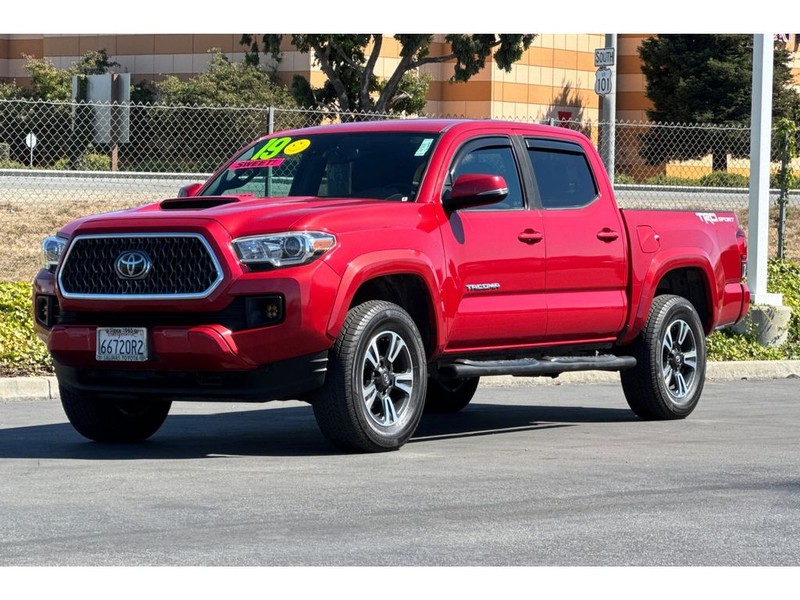 Toyota Tacoma Vehicle Full-screen Gallery Image 08