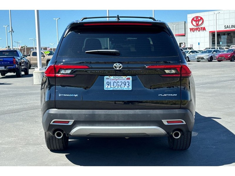 Toyota Grand Highlander Hybrid Vehicle Full-screen Gallery Image 05