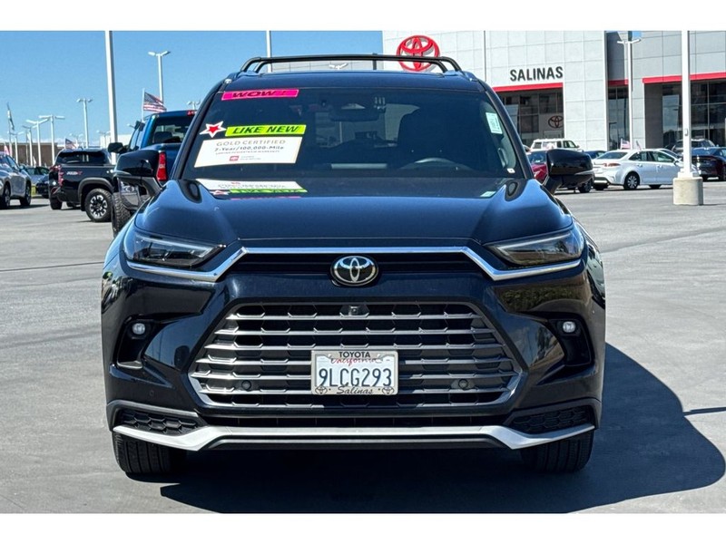 Toyota Grand Highlander Hybrid Vehicle Full-screen Gallery Image 09
