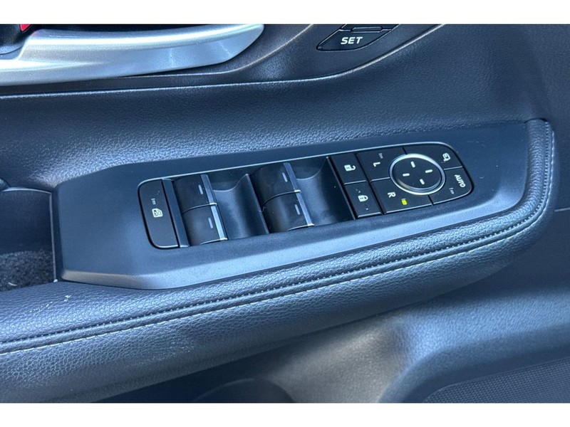 Toyota Grand Highlander Hybrid Vehicle Full-screen Gallery Image 12