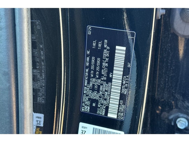 Toyota Grand Highlander Hybrid Vehicle Full-screen Gallery Image 36