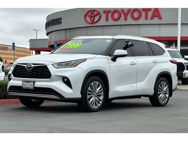 Toyota Highlander Vehicle Full-screen Gallery Image 08